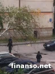 Пожилой мужчина в Харькове стрелял с ружья и бросал взрывчатку с крыши дома - последствия