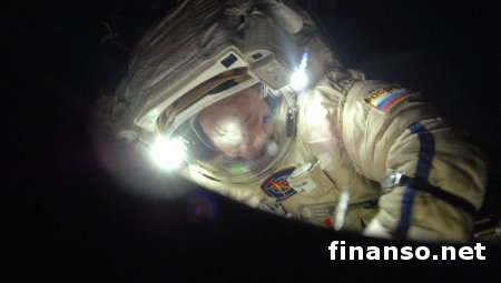 На внешней поверхности МКС российские космонавты завершили работу