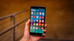 LG G Flex 3 появится на рынке уже весной 2016 года