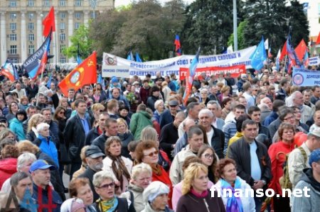 Советские традиции на Донбассе: в Донецке и Луганске прошел Первомай