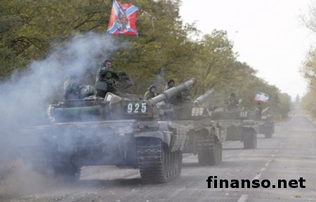 В Донецк из России прибыло 30 платформ с танками и САУ